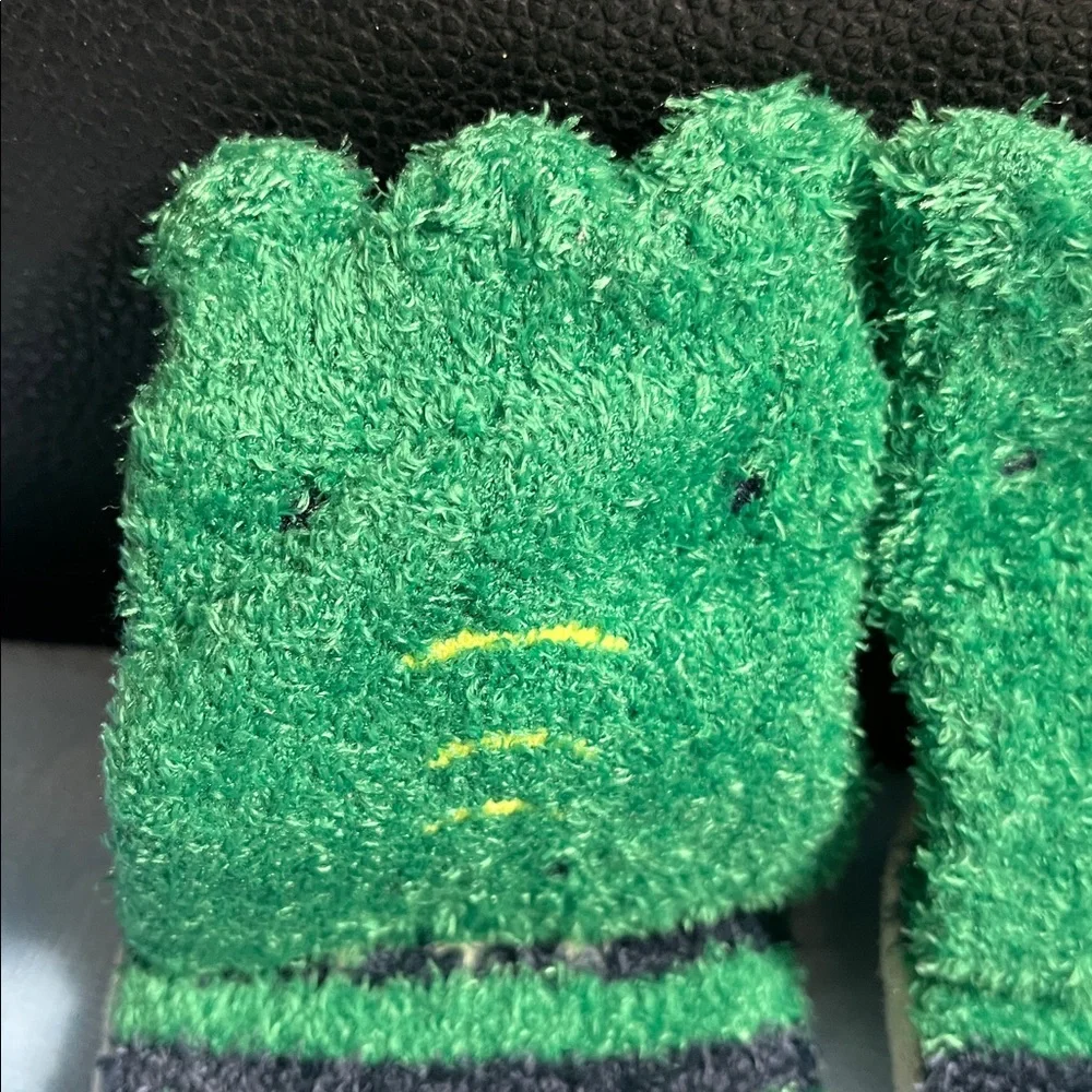 NEW 6-12 mo green & blue FROG unisex Slipper Socks from Goldbug